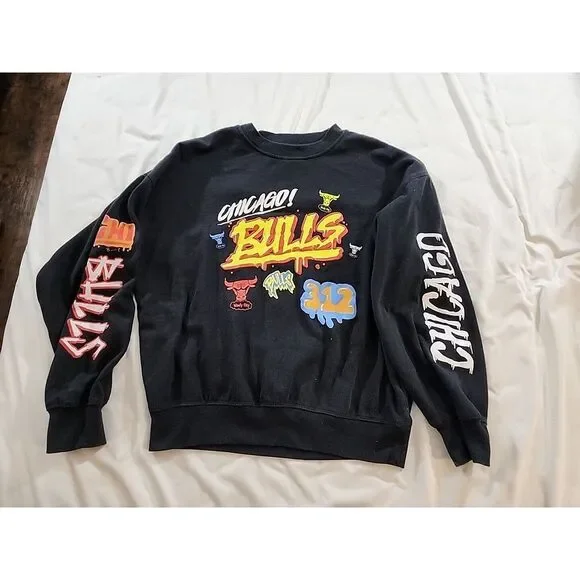 Mitchell & Ness Red Chicago Bulls Crew Neck Sweatshirt Womans Size Small - Picture 4 of 8